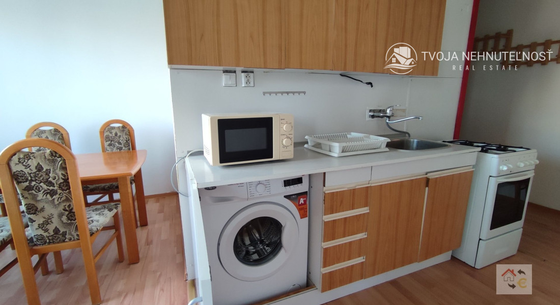 Prenajatý do 1.6.2026...Na prenájom 2 izbový byt čiastočne zariadený, Mukačevská ulica, čiastočná rekonštrukcia