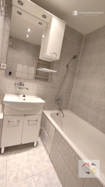 Prenajatý do 1.6.2026...Na prenájom 2 izbový byt čiastočne zariadený, Mukačevská ulica, čiastočná rekonštrukcia