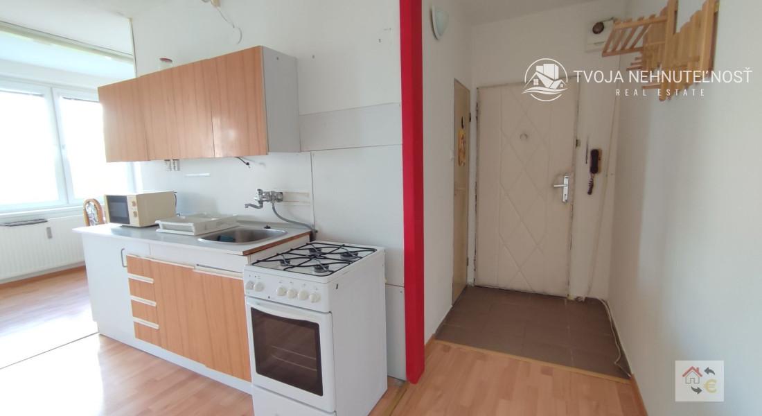 Prenajatý do 1.6.2026...Na prenájom 2 izbový byt čiastočne zariadený, Mukačevská ulica, čiastočná rekonštrukcia