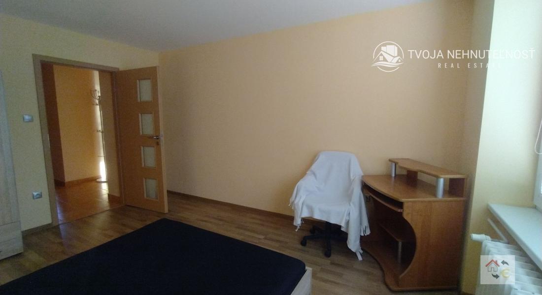 Prenajatý do 1.3.2026...Tehlový 2 izbový byt s balkónom 17.novembra Prešov, zrekonštruovaný a kompletne zariadený