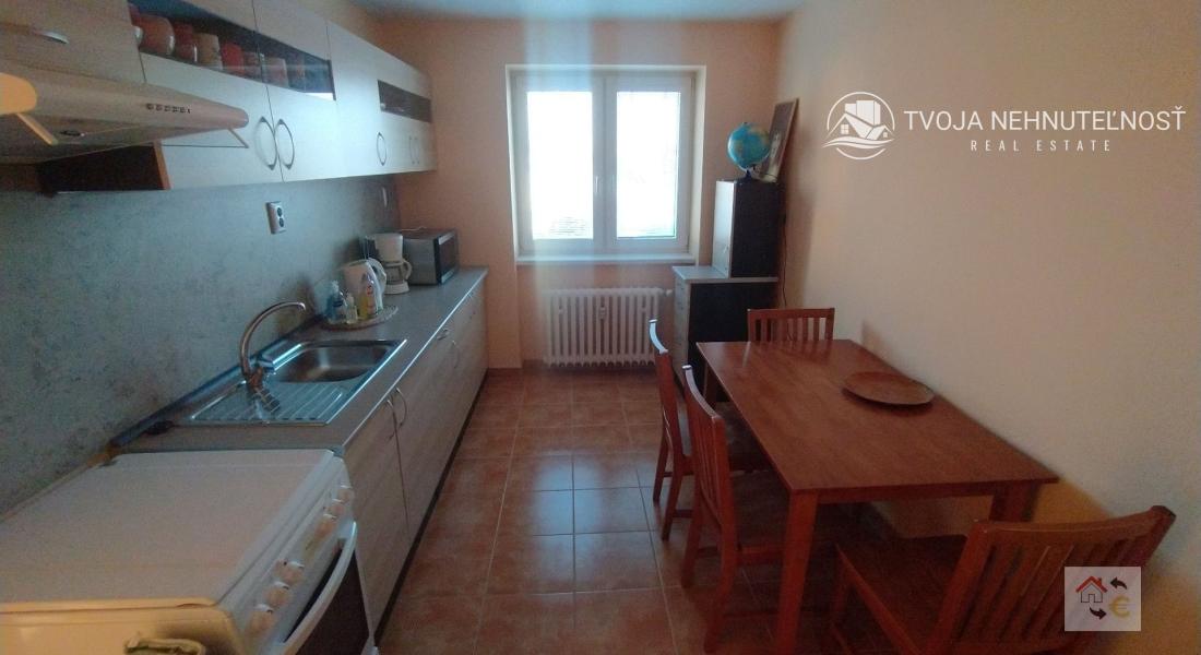 Prenajatý do 1.3.2026...Tehlový 2 izbový byt s balkónom 17.novembra Prešov, zrekonštruovaný a kompletne zariadený