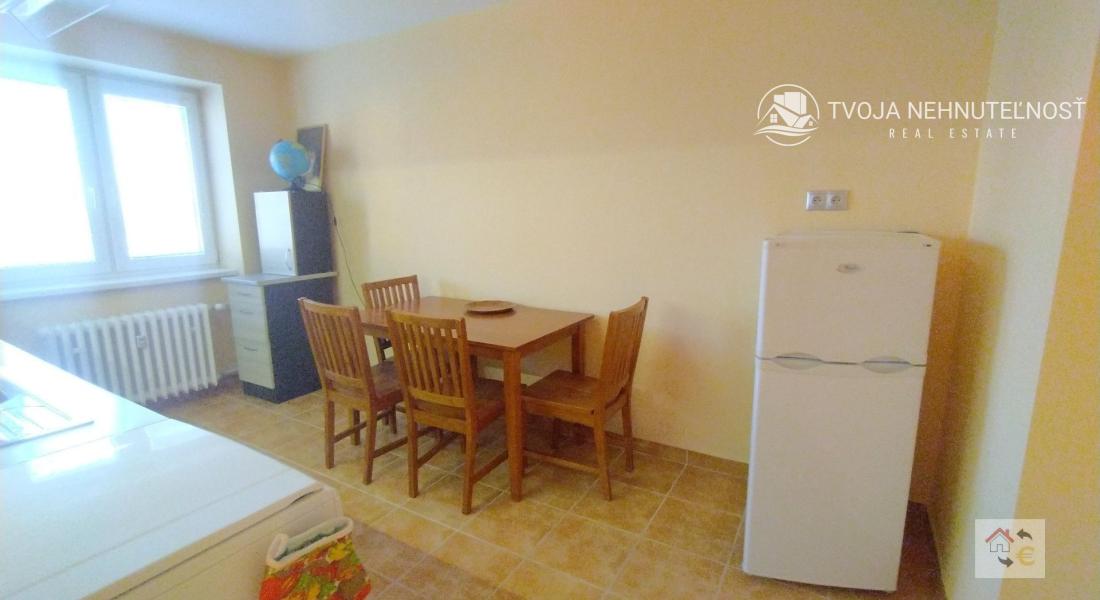 Prenajatý do 1.3.2026...Tehlový 2 izbový byt s balkónom 17.novembra Prešov, zrekonštruovaný a kompletne zariadený