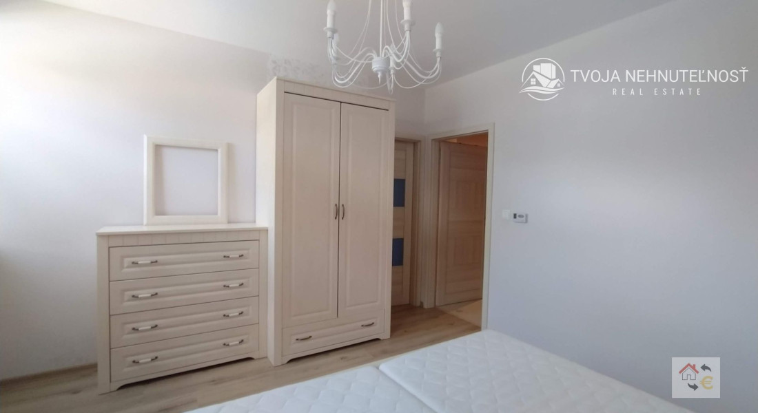 Prenajaté do 1.6.2026 - Krásny 3 izbový byt kompletne zariadený byt Nižná Šebastová - Slánska ulica