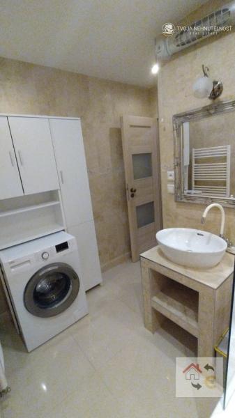 Prenajaté do 1.6.2026 - Krásny 3 izbový byt kompletne zariadený byt Nižná Šebastová - Slánska ulica