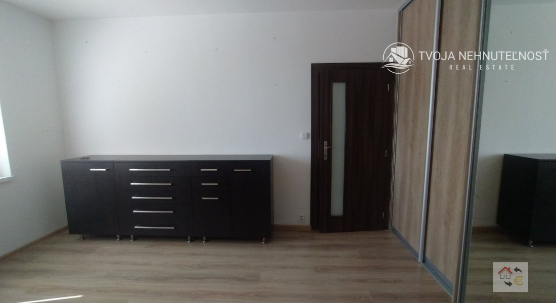 Prenajaté do 1.6.2026...1 izbový zrekonštruovaný byt Vlada Clementisa Sídlisko III