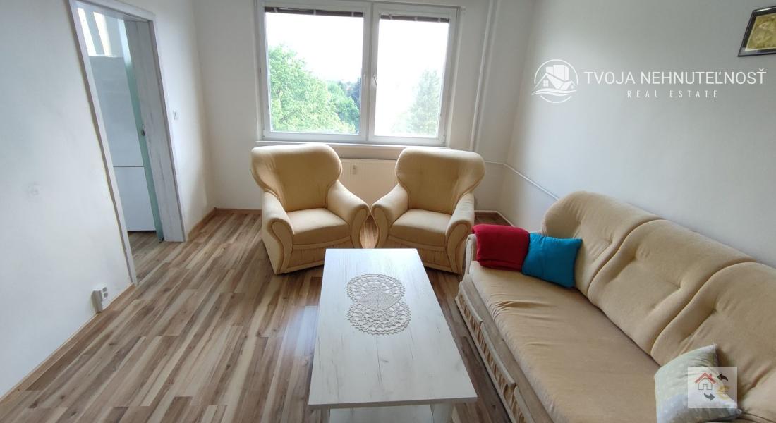 Prenajaté do 30.6. 2025 - 2 izbový priestranný byt v top lokalite Sídliska 2, kompletná rekonštrukcia, zariadený