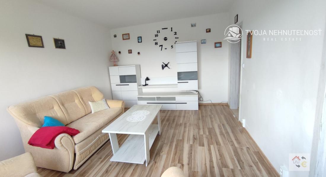 Prenajaté do 30.6. 2025 - 2 izbový priestranný byt v top lokalite Sídliska 2, kompletná rekonštrukcia, zariadený