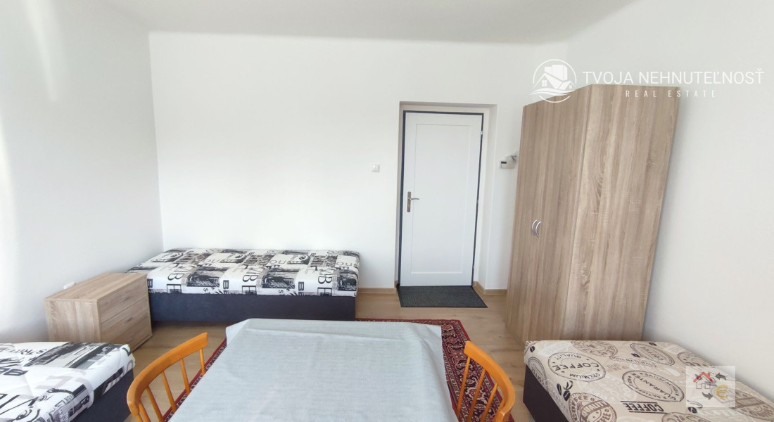 Voľná izba od 1.12.2024...PRENÁJOM SAMOSTATNEJ IZBY V RODINNOM DOME SO ZÁHRADOU, JESENSKÉHO ULICA