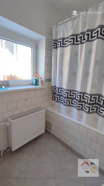 Voľná izba od 1.12.2024...PRENÁJOM SAMOSTATNEJ IZBY V RODINNOM DOME SO ZÁHRADOU, JESENSKÉHO ULICA