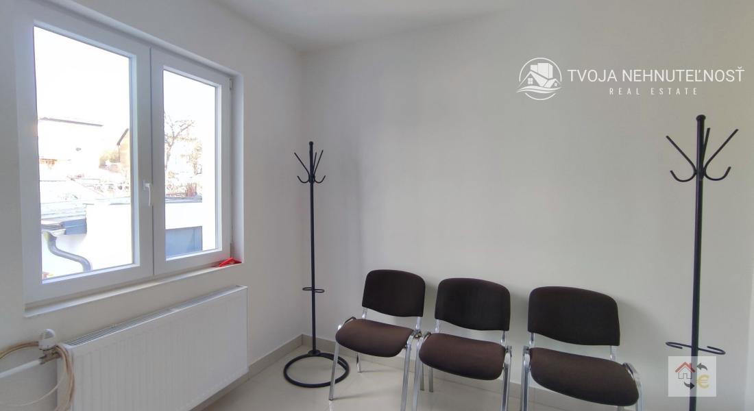 Voľná izba od 1.12.2024...PRENÁJOM SAMOSTATNEJ IZBY V RODINNOM DOME SO ZÁHRADOU, JESENSKÉHO ULICA