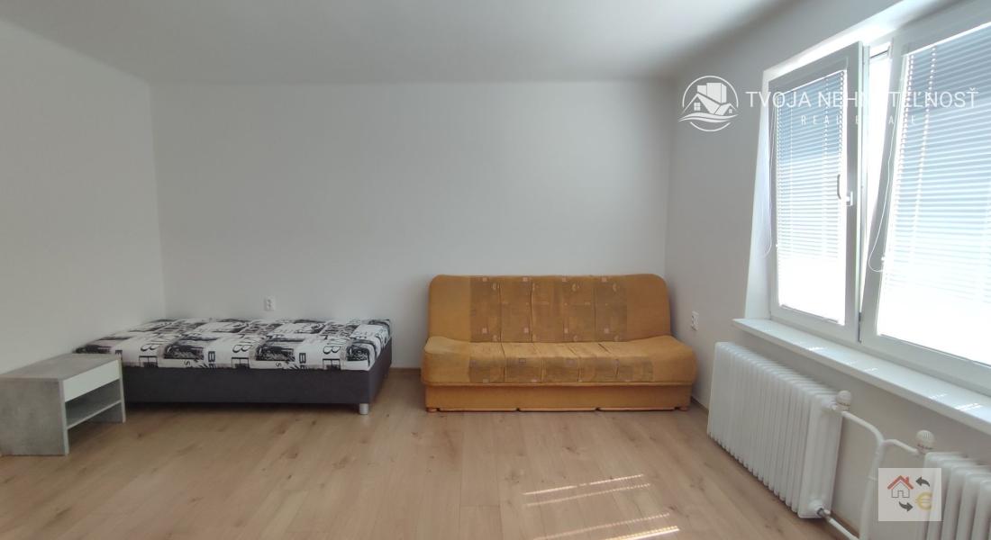 Voľná izba od 1.12.2024...PRENÁJOM SAMOSTATNEJ IZBY V RODINNOM DOME SO ZÁHRADOU, JESENSKÉHO ULICA