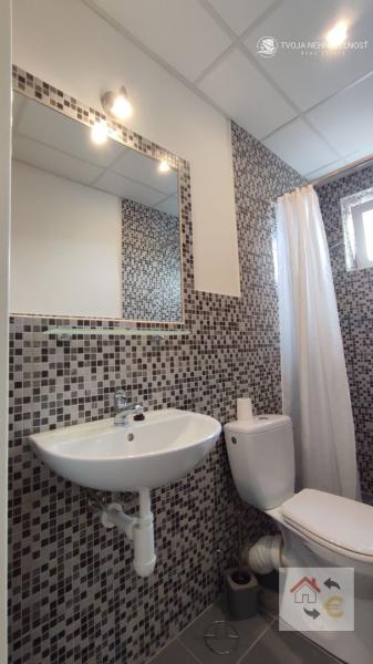 Prenajatá do 1.9.2026 - zariadená garsónka 20 m2 komplet rekonštrukcia