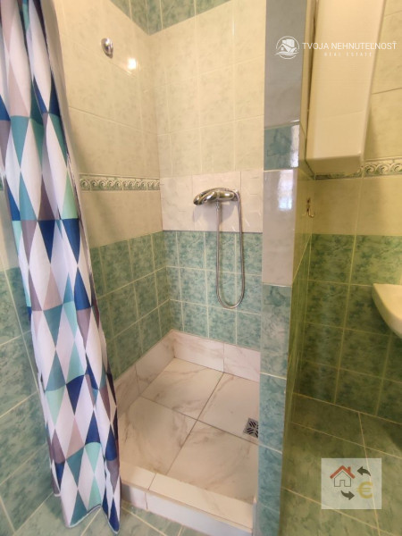 Prenajatá do 30.06.2024...Na prenájom garsónka v rodinnom dome v mestskej časti Surdok