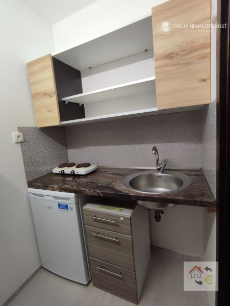 Prenajatá do 30.06.2024...Na prenájom garsónka v rodinnom dome v mestskej časti Surdok