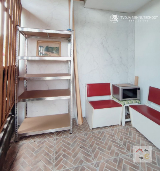 Prenajatá do 30.06.2024...Na prenájom garsónka v rodinnom dome v mestskej časti Surdok