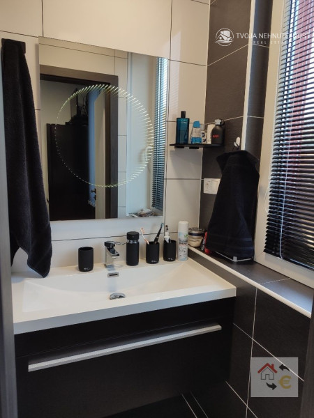 Prenajatý do 1.7.2026....Na prenájom krásny zrekonštruovaný 2 izbový byt sídlisku II pri Lidli