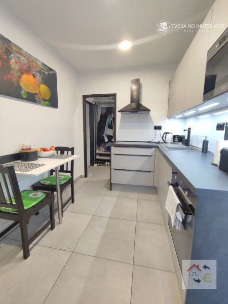 Prenajatý do 1.7.2026....Na prenájom krásny zrekonštruovaný 2 izbový byt sídlisku II pri Lidli