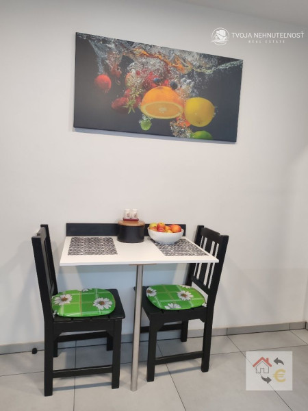 Prenajatý do 1.7.2026....Na prenájom krásny zrekonštruovaný 2 izbový byt sídlisku II pri Lidli