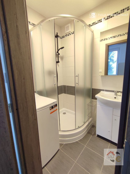 Prenajatý do 30.09.2024... 4 izbový byt po kompletnej rekonštrukcii na sídlisku 3 v Prešove