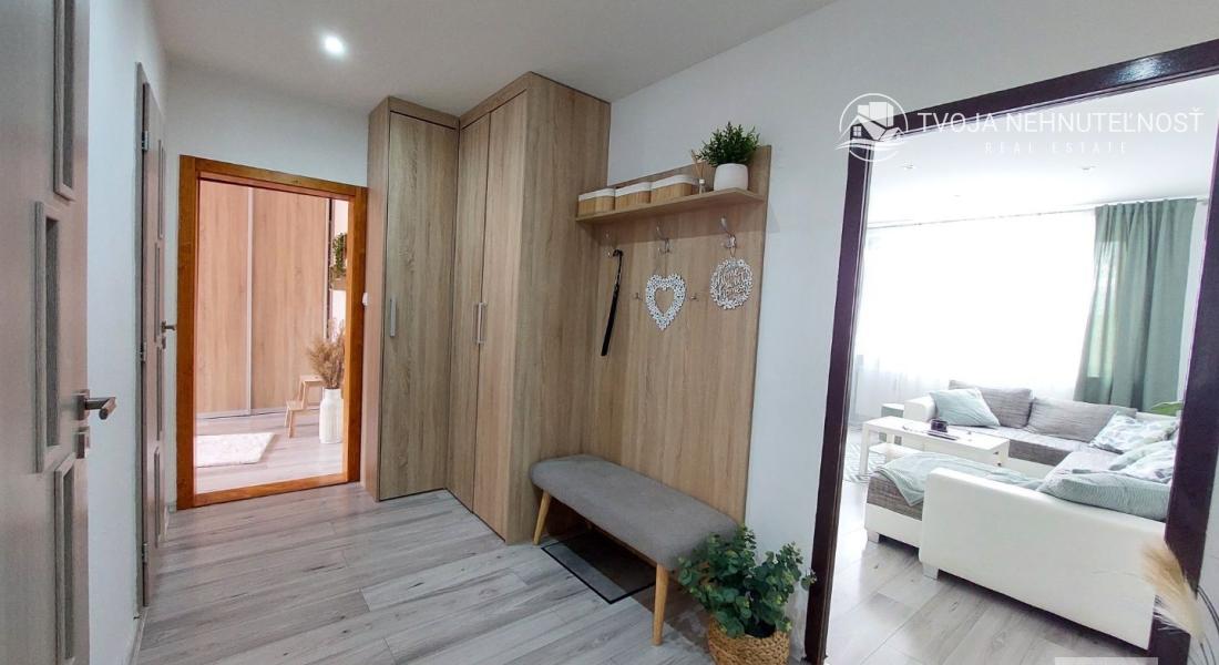 Prenajatý 1.5.2025....Prekrásny 2 izbový byt Sídlisko 3, Prostějovská, kompletná rekonštrukcia, zariadený, ihneď pripravený na bývanie