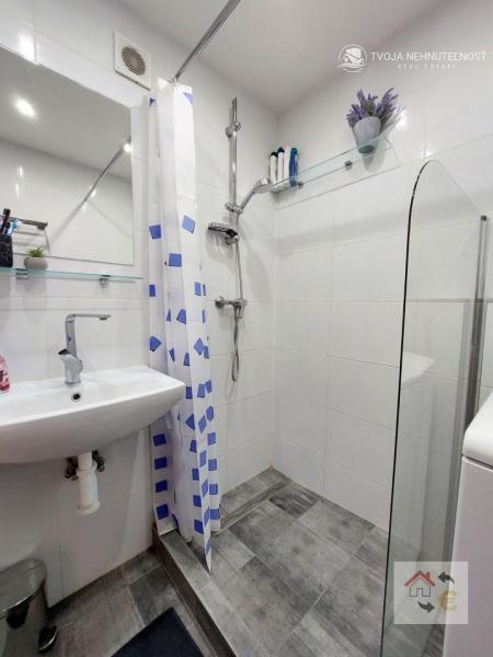 Prenajatý 1.5.2025....Prekrásny 2 izbový byt Sídlisko 3, Prostějovská, kompletná rekonštrukcia, zariadený, ihneď pripravený na bývanie