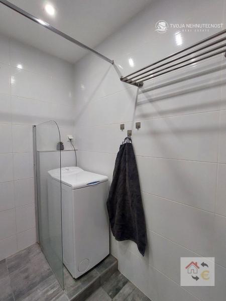 Prenajatý 1.5.2025....Prekrásny 2 izbový byt Sídlisko 3, Prostějovská, kompletná rekonštrukcia, zariadený, ihneď pripravený na bývanie