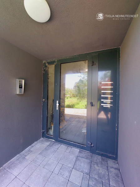 Prenajatý do 1.5.2025....4 izbový byt v nádhernom prostredí blízko lesa Pod Kamennou baňou v Prešove