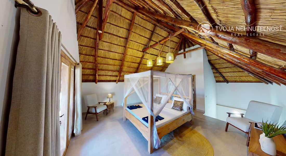 Zaria resort Zanzibar - luxusný poschodový dom, balkón s výhľadom na more a záhradou pre dve osoby D08