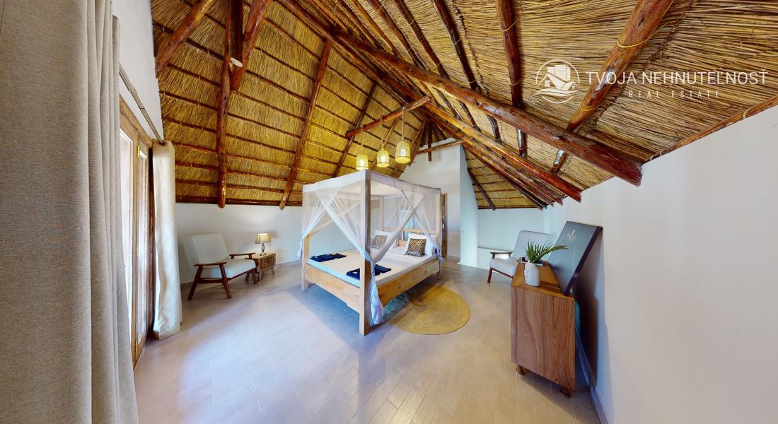 Zaria resort Zanzibar - luxusný poschodový dom, balkón s výhľadom na more a záhradou pre dve osoby D08