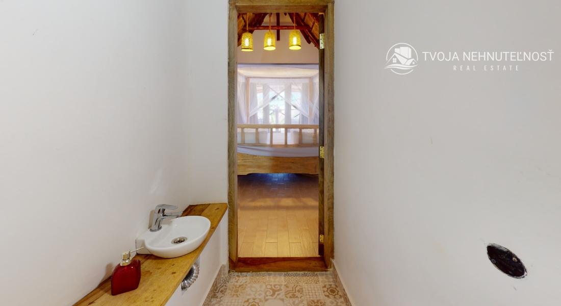 Zaria resort Zanzibar - luxusný poschodový dom, balkón s výhľadom na more a záhradou pre dve osoby D08