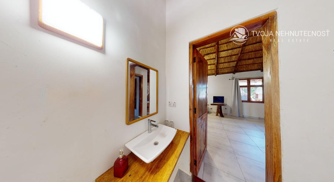 Zaria resort Zanzibar - dovolenkový prenájom bungalovu s dvomi spálňami a záhradou pre 2 páry D11