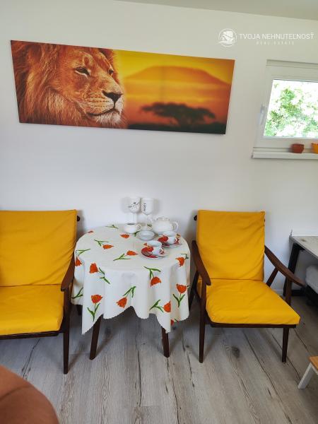 Na prenájom pozemok 800 m2 s malým domčekom na relax