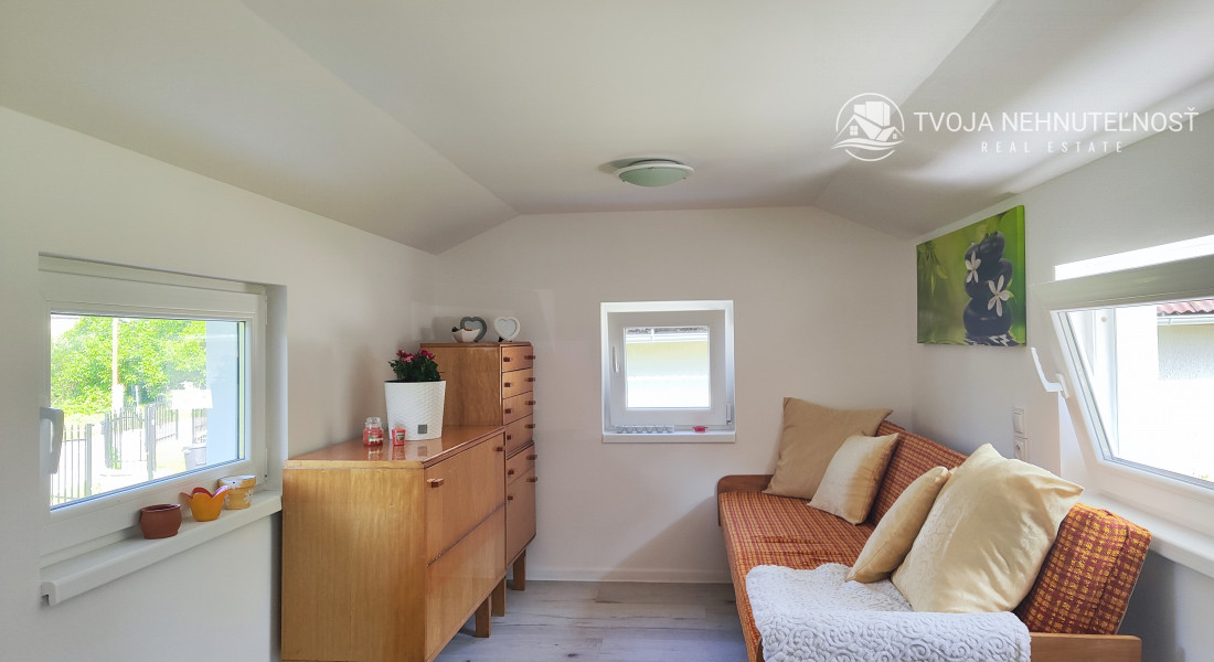 Na prenájom pozemok 800 m2 s malým domčekom na relax