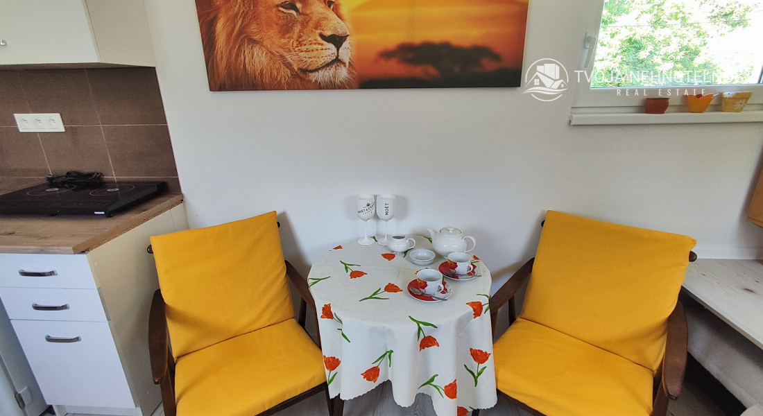 Na prenájom pozemok 800 m2 s malým domčekom na relax