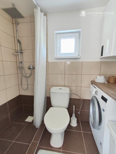 Prenajatý do 1.6.2026.... Malý romantický domček pre jedného, alebo pár, na pozemku 800 m2