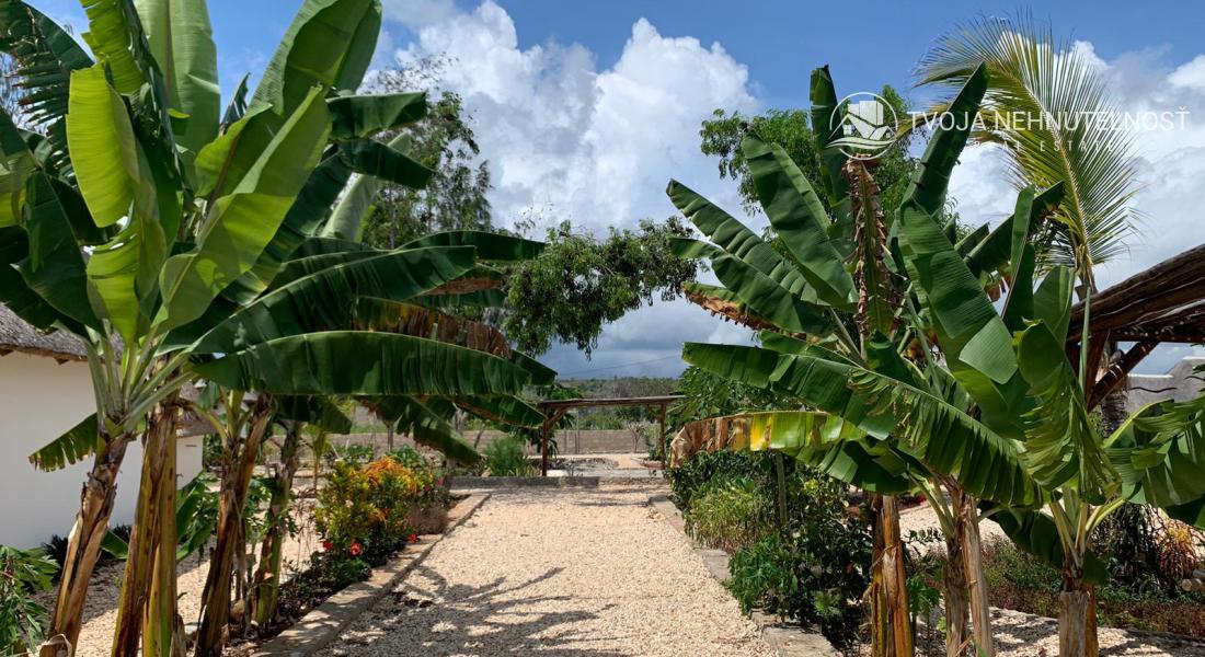 Zaria resort Zanzibar - luxusný poschodový dom, balkón s výhľadom na more a záhradou pre dve osoby D08