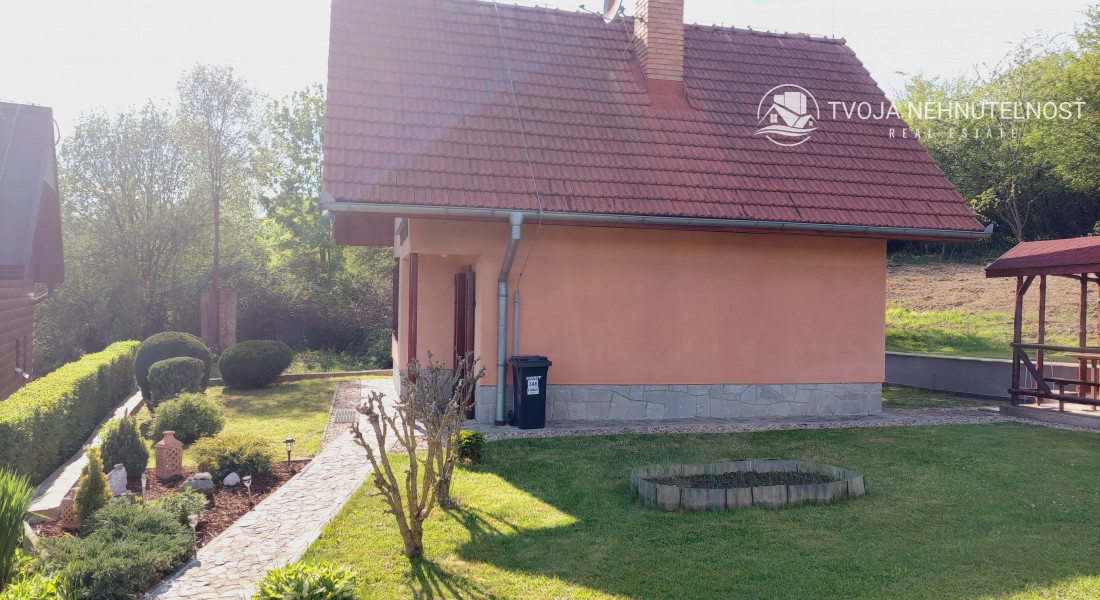 Na predaj murovaná poschodová rekreačná chata Domaša