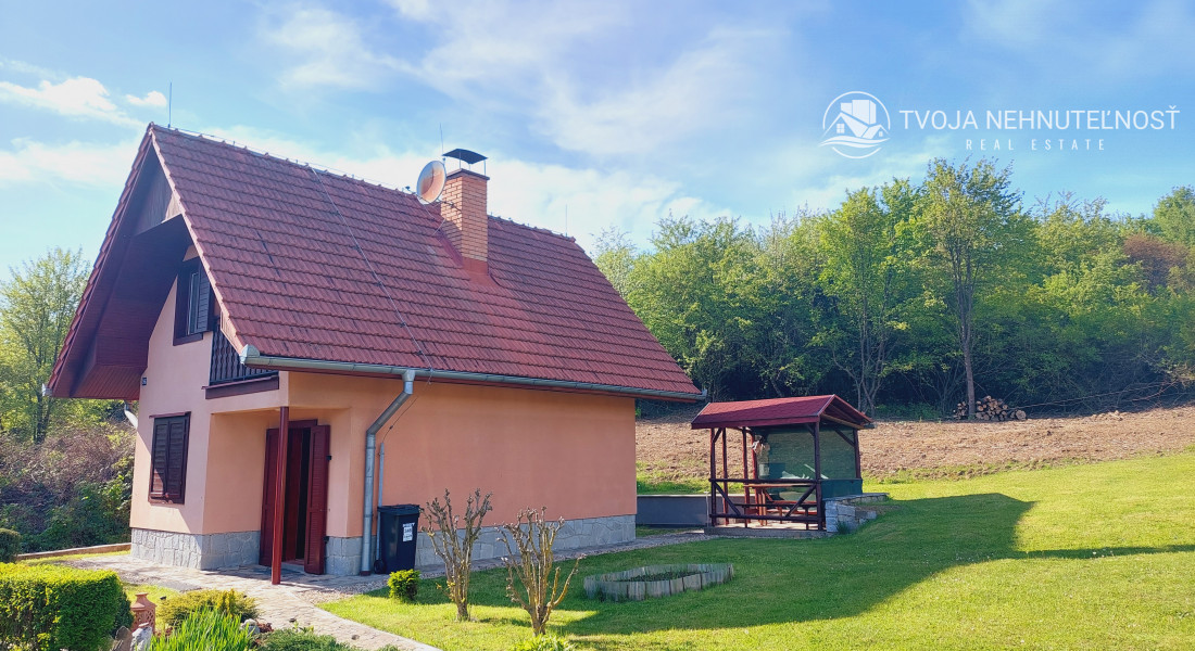 Na predaj murovaná poschodová rekreačná chata Domaša