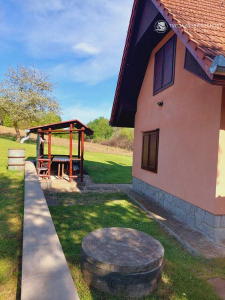 Na predaj murovaná poschodová rekreačná chata Domaša