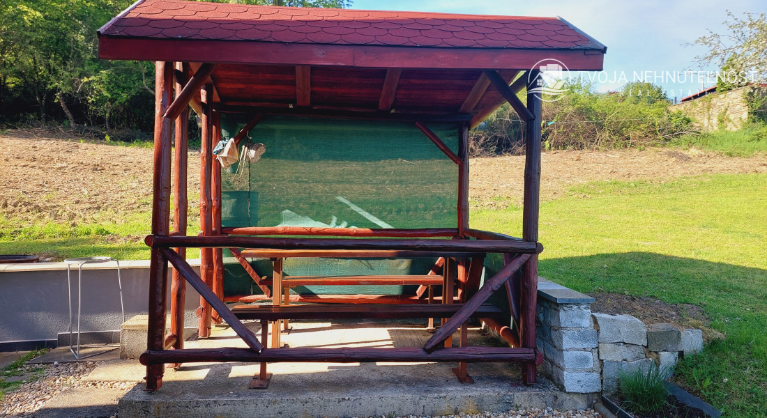 Na predaj murovaná poschodová rekreačná chata Domaša