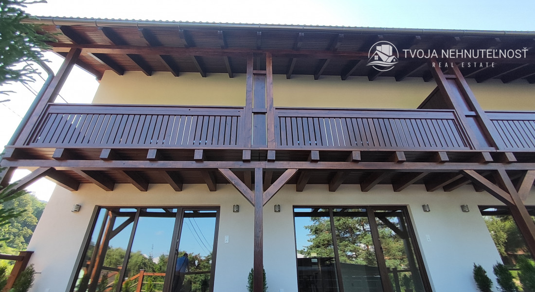 Luxusná novostavba šiestich rodinných domov v radovej zástavbe Domaša-Valkov s výhľadom na vodu, uprostred prírody