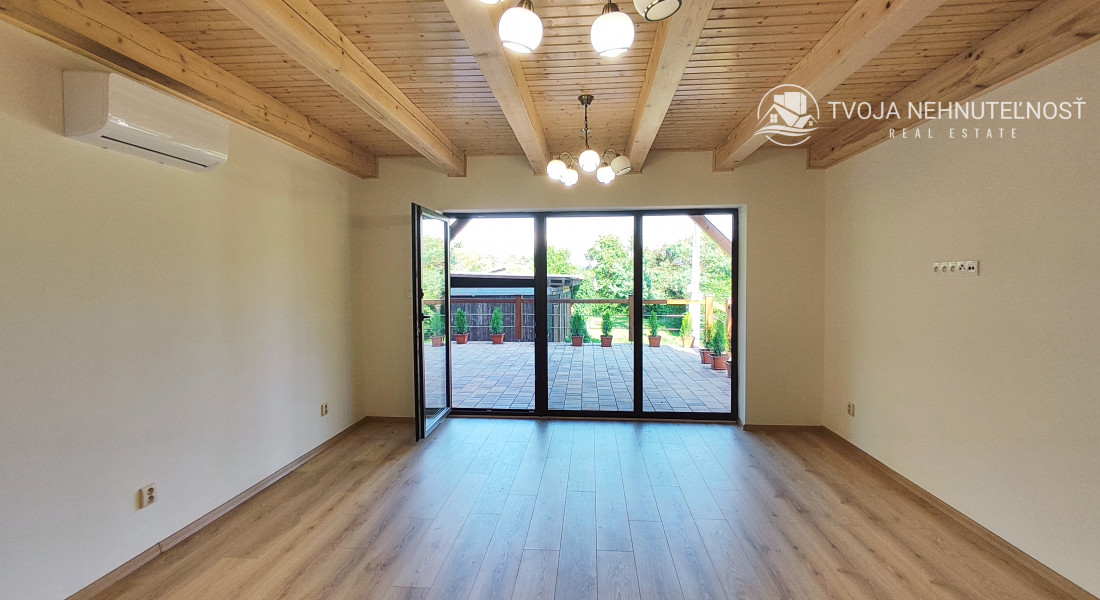 Luxusná novostavba šiestich rodinných domov v radovej zástavbe Domaša-Valkov s výhľadom na vodu, uprostred prírody