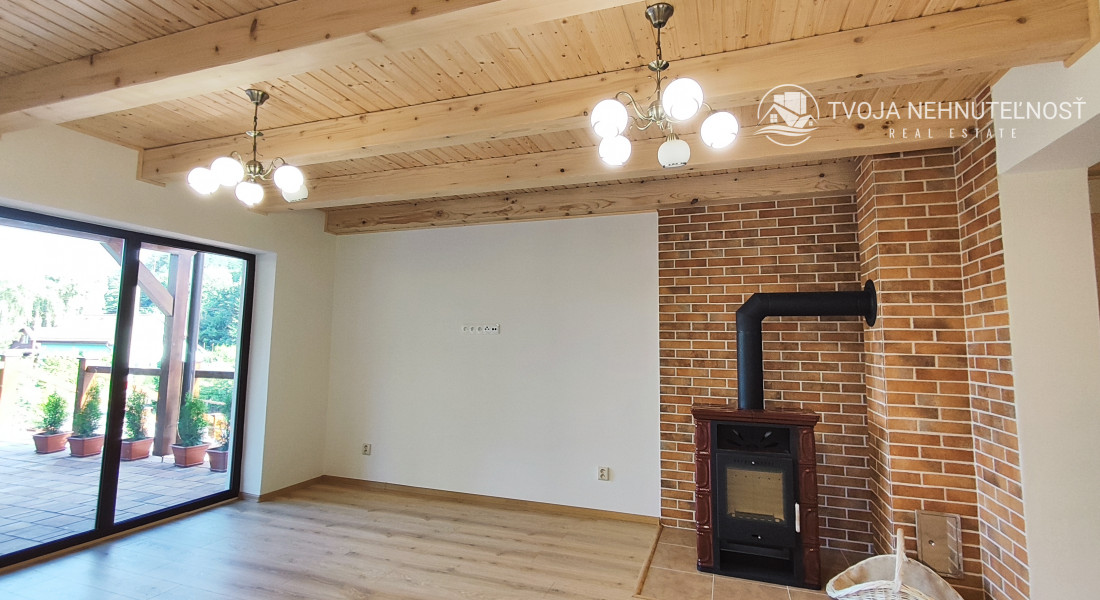 Luxusná novostavba šiestich rodinných domov v radovej zástavbe Domaša-Valkov s výhľadom na vodu, uprostred prírody