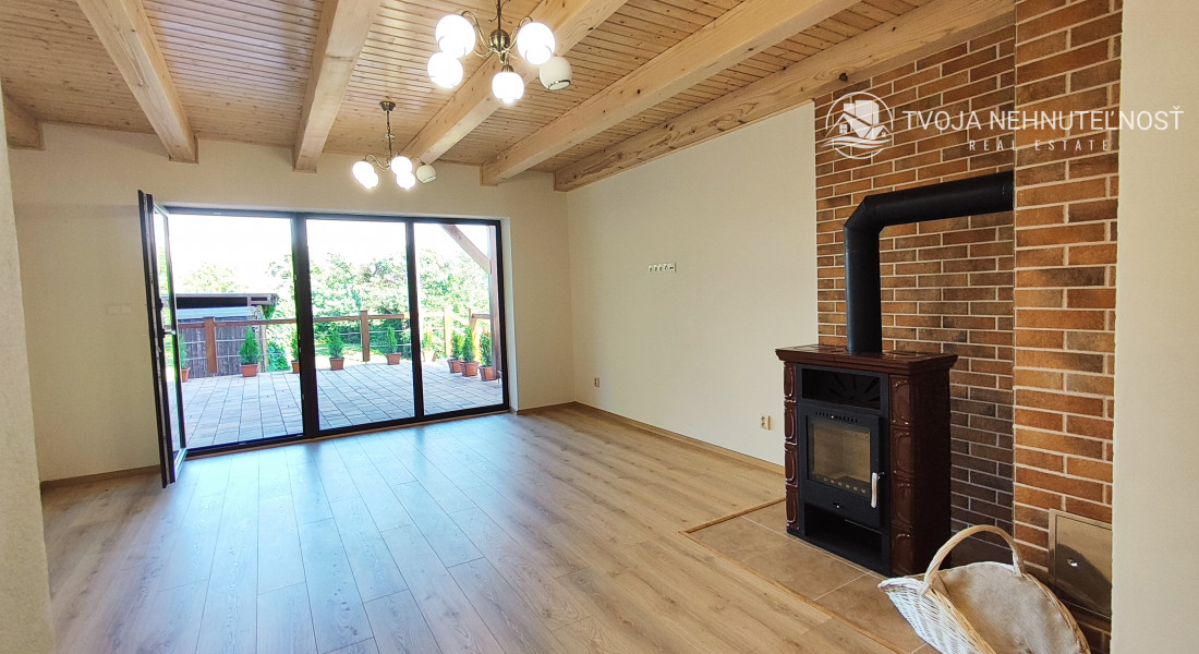 Luxusná novostavba šiestich rodinných domov v radovej zástavbe Domaša-Valkov s výhľadom na vodu, uprostred prírody