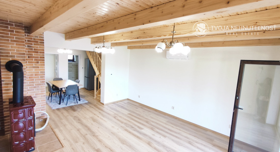 Luxusná novostavba šiestich rodinných domov v radovej zástavbe Domaša-Valkov s výhľadom na vodu, uprostred prírody