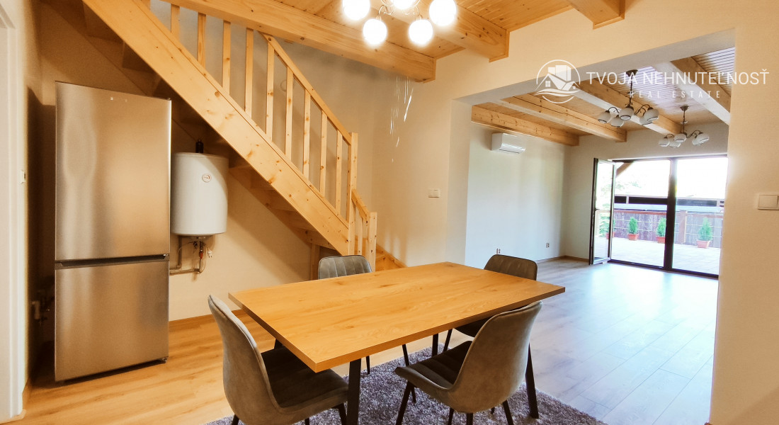 Luxusná novostavba šiestich rodinných domov v radovej zástavbe Domaša-Valkov s výhľadom na vodu, uprostred prírody