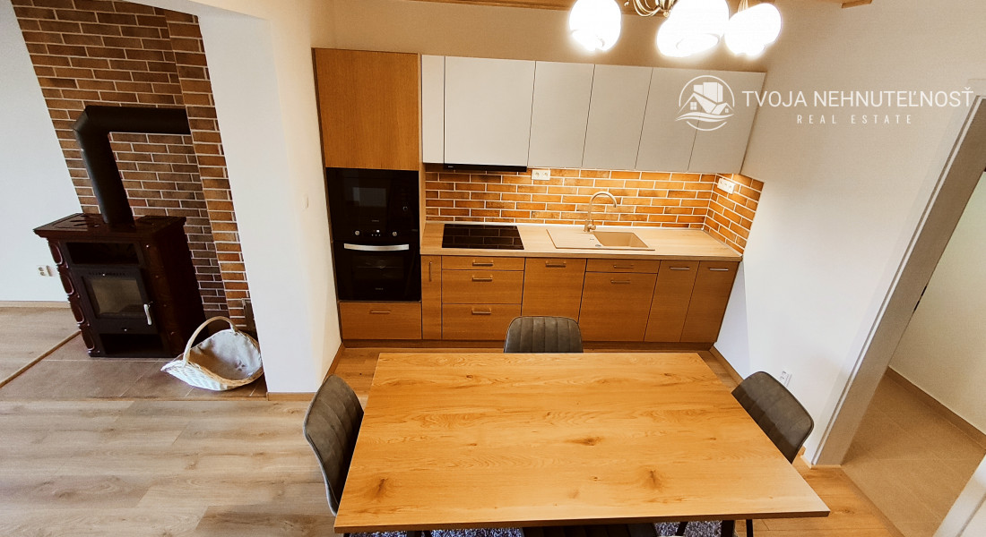 Luxusná novostavba šiestich rodinných domov v radovej zástavbe Domaša-Valkov s výhľadom na vodu, uprostred prírody