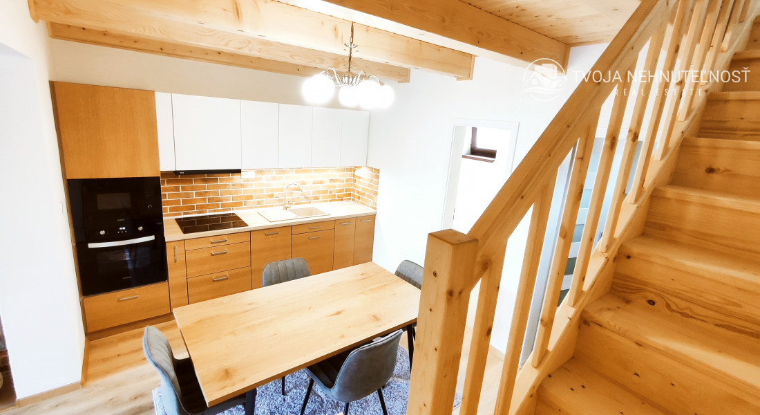 Luxusná novostavba šiestich rodinných domov v radovej zástavbe Domaša-Valkov s výhľadom na vodu, uprostred prírody