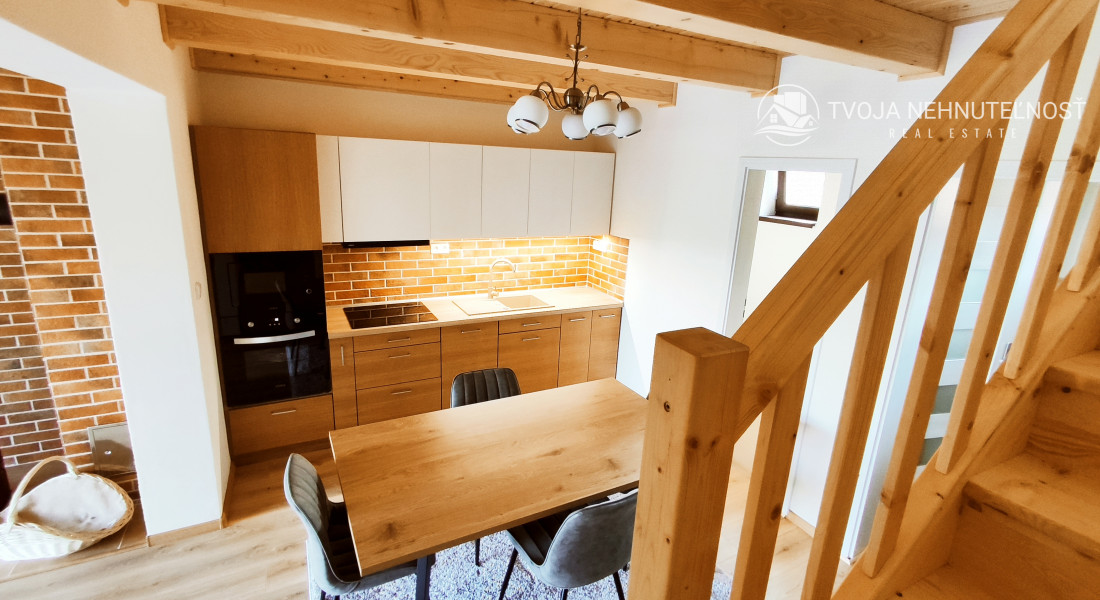 Luxusná novostavba šiestich rodinných domov v radovej zástavbe Domaša-Valkov s výhľadom na vodu, uprostred prírody