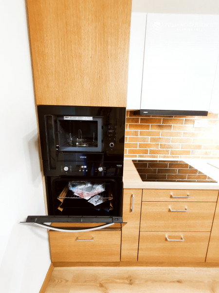 Luxusná novostavba šiestich rodinných domov v radovej zástavbe Domaša-Valkov s výhľadom na vodu, uprostred prírody